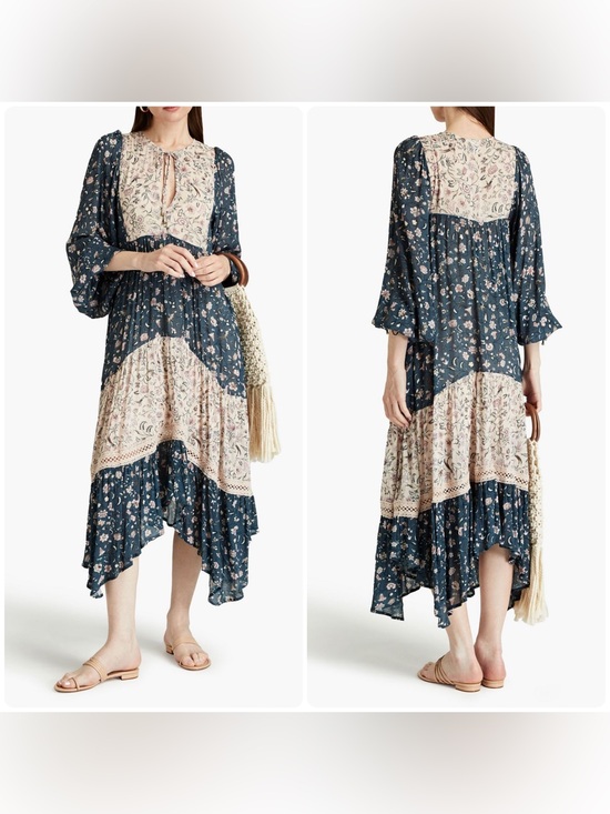 Tigerlily Dresses & Skirts - New! Tigerlily Livana Gracia Gathered Floral Navy Patchwork Midi Dress 💙 XS